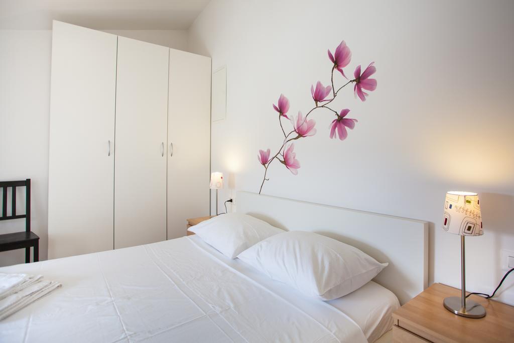 Apartment Pogled Na Luku ツレス エクステリア 写真