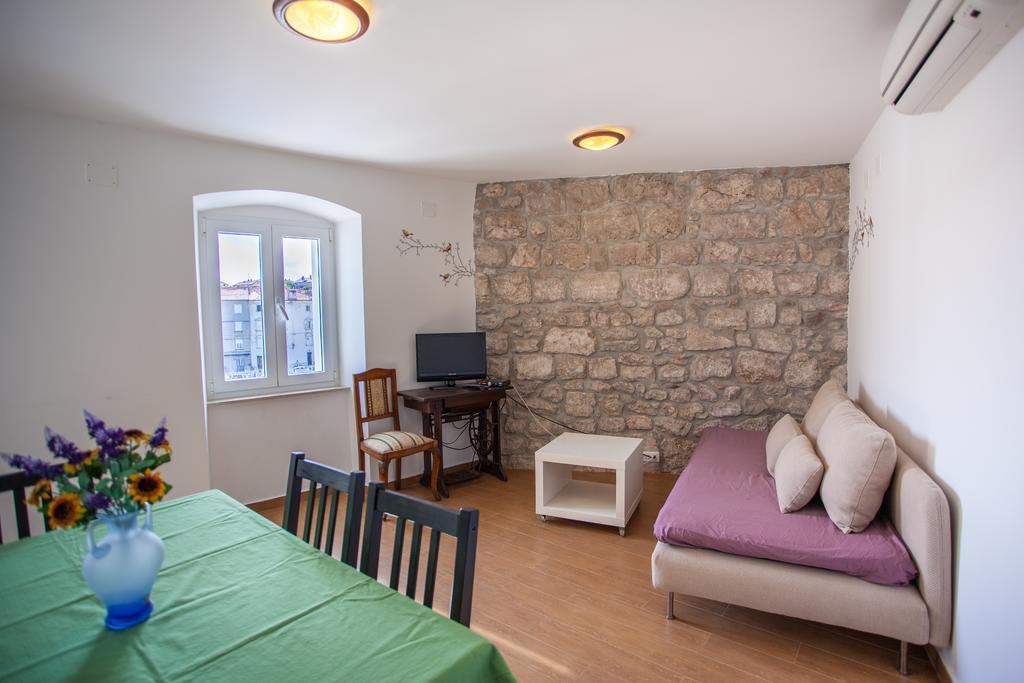 Apartment Pogled Na Luku ツレス エクステリア 写真